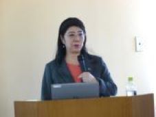 講師　明石久美氏